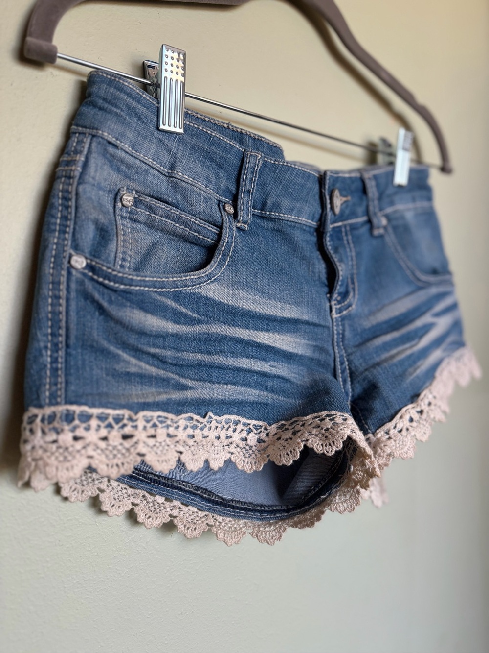 RSQ Denim Lace Boho Cali Crochet Hot Shorts Size 5 Country Cowgirl Beach Coastal - Picture 2 of 16
